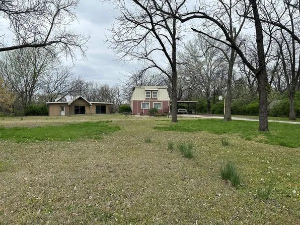 320 S 1st St, Humboldt, KS 66748