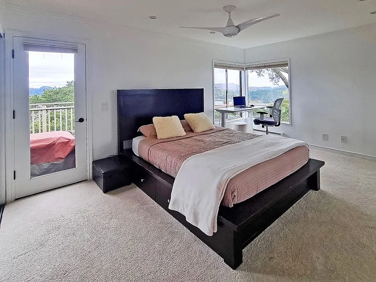 464 Headlands Ct — Photo 17