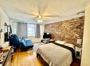 13 Charter St APT 1F, Boston, MA 02113
