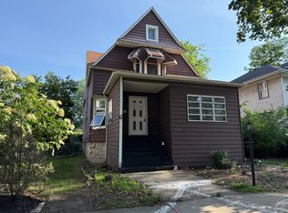 7005 34th St, Berwyn, IL 60402