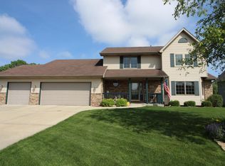 707 Hunter Dr, Racine, WI 53406