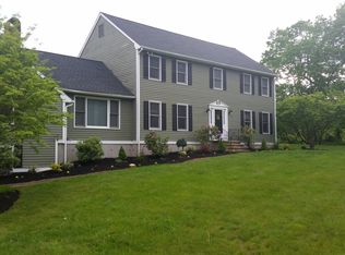2 Ashford Ln, Newtown, CT 06470