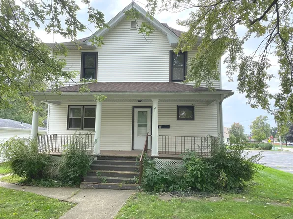 21 S Elm St, Manteno, IL 60950