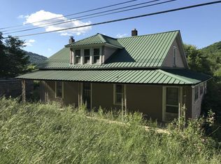 621 James River And Kanawha Tpke, Rainelle, WV 25962