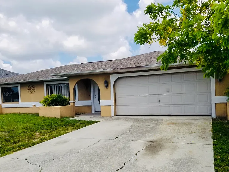 1421 SE 4th Pl — Photo 14