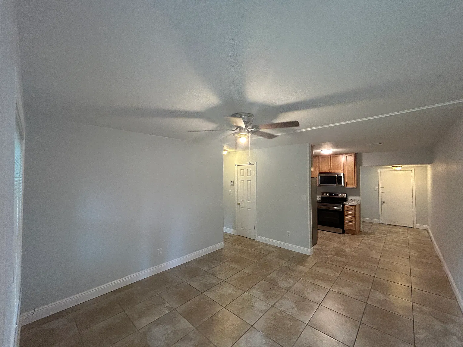 2 bed, 840 sqft, $1,200 — Photo 2