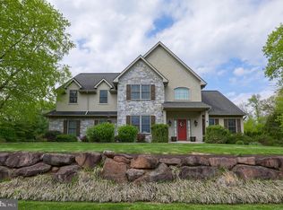 165 Smokestown Rd, Reinholds, PA 17569