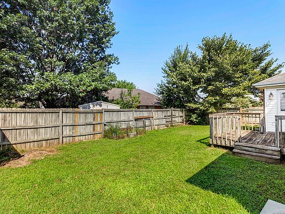 4th image of 1063 S Liberty Dr