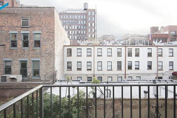 Rented by FirstService Realty (legacy) | media 14