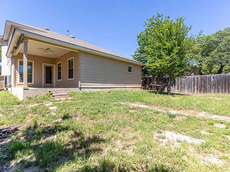 8730 Poppy Hls — Photo 38