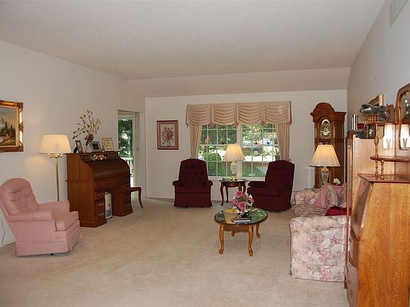 5th image of 1630 Garland Dr