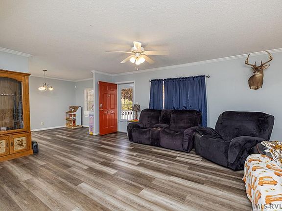 4th image of 163 Parkway Dr