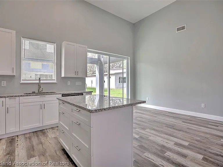 2545 N Odessa Rd — Photo 10