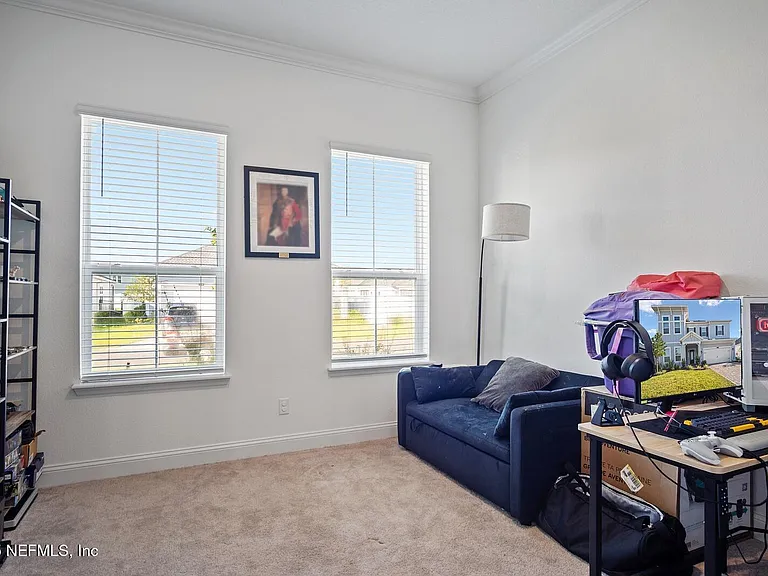 181 Oaklawn Ct — Photo 3