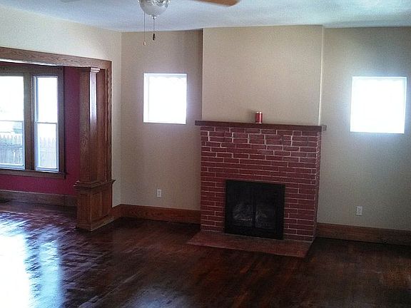 3rd image of 402 E Ohio St