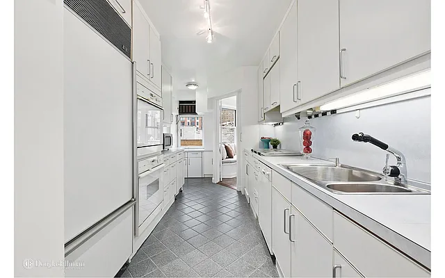 Sold by Douglas Elliman | media 35