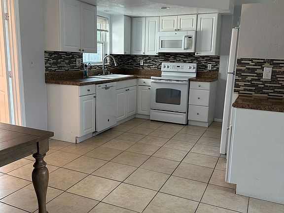 3rd image of 4711 Aegean Ave