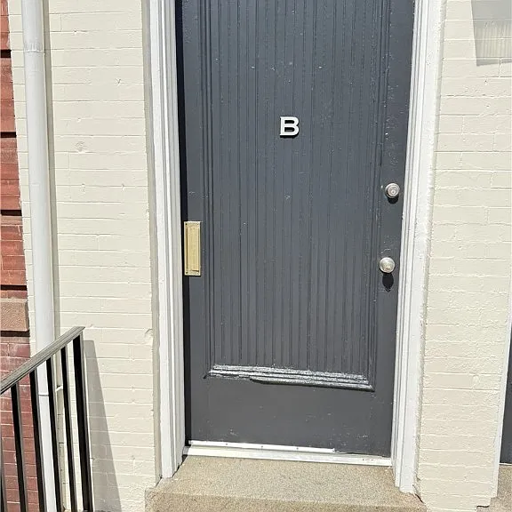 2034 W Grace St #B — Photo 3