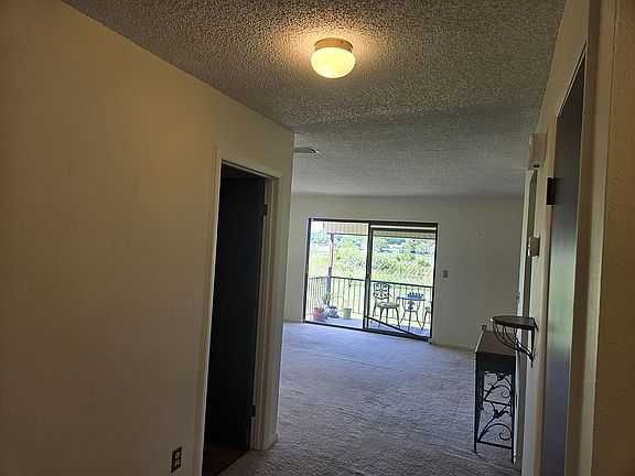 5th image of 530 Fairways Cir #B