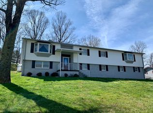 252 Deerfield Dr, Bristol, TN 37620
