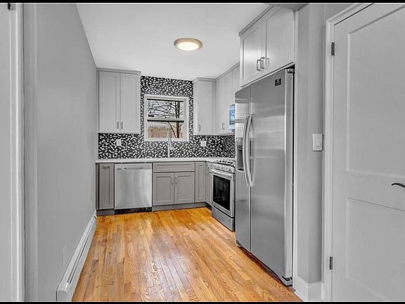 2nd image of 3215 Mickle Ave Floor 1