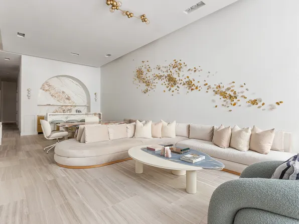 83 Spring Street image 1 of 15