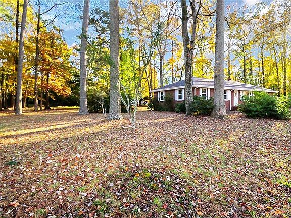 Private and peaceful setting on 1.5 acres.