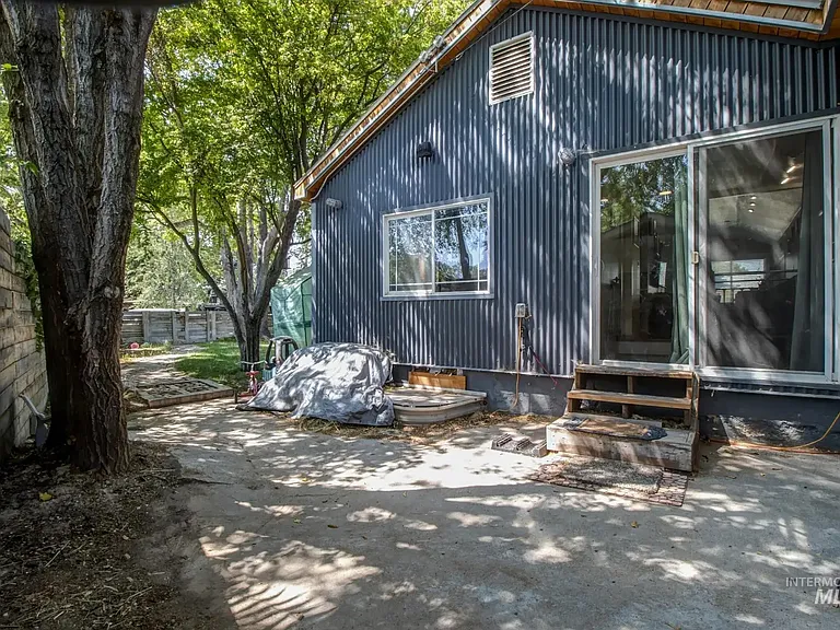 247 Young Ave — Photo 15