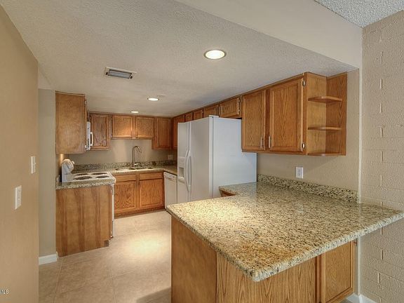 4th image of 1828 W Tuckey Ln Unit 7