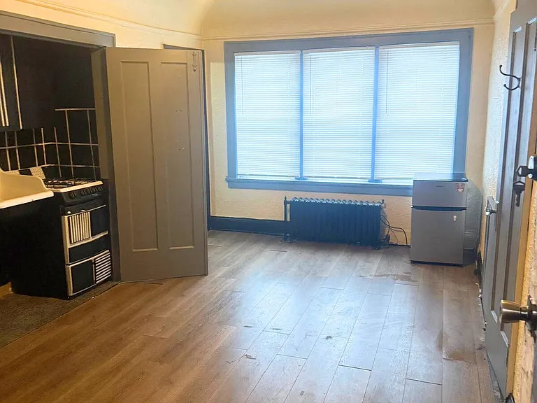 1242 W Highland Ave — Photo 18