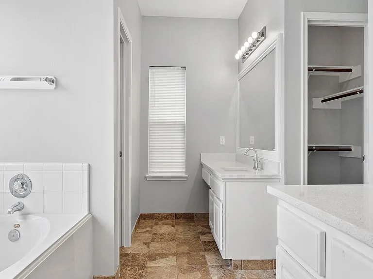 3131 Signal Hill Dr — Photo 18