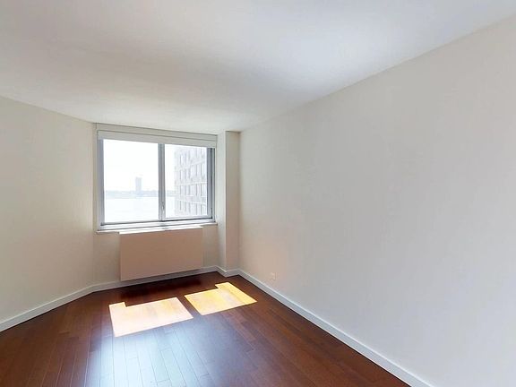 5th image of 339 E 33rd St #S22