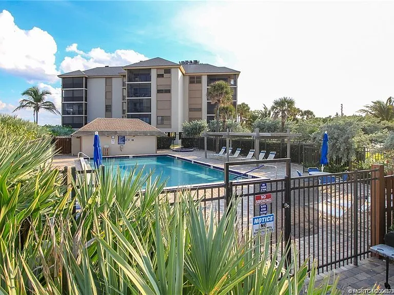 2641 NE Ocean Blvd #101 — Photo 25