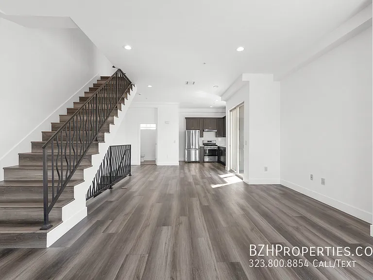 6006-6002 Klump Ave — Photo 7