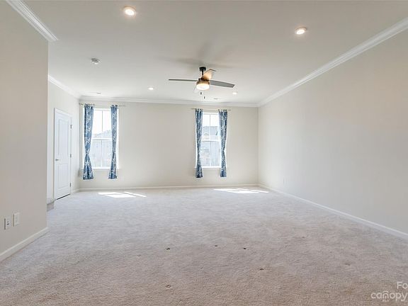 3rd image of 2564 Grantham Place Dr