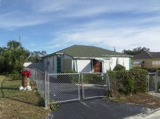 732 W 3rd St, Riviera Beach, FL 33404