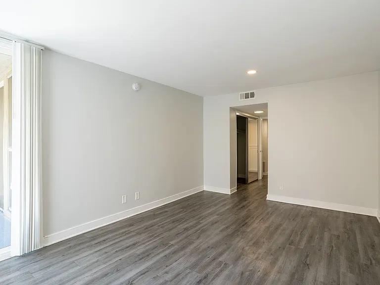 115 North Wetherly Drive — Photo 14