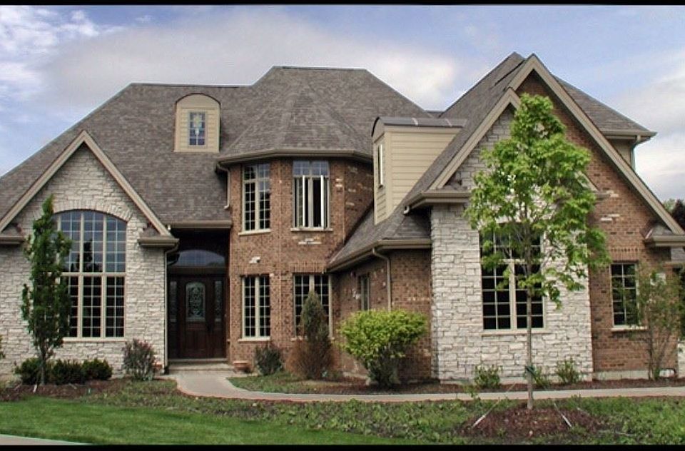 2nd image of 25524 S Charlevoix Dr