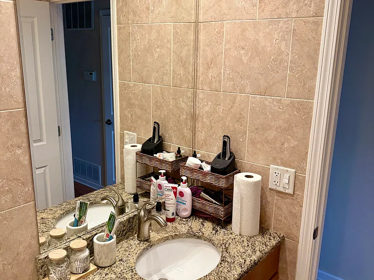835 Waterview Cir #5 — Photo 3