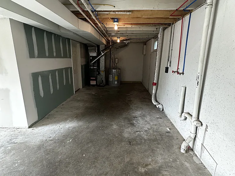 3235 N 84th Ter — Photo 29