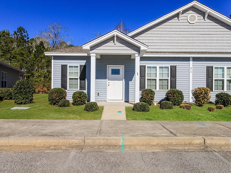 71 Highland Forest Cir #1 — Photo 1
