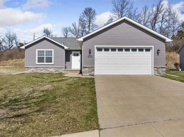 3608 Forest Valley Ct NE, Cedar Rapids, IA 52411