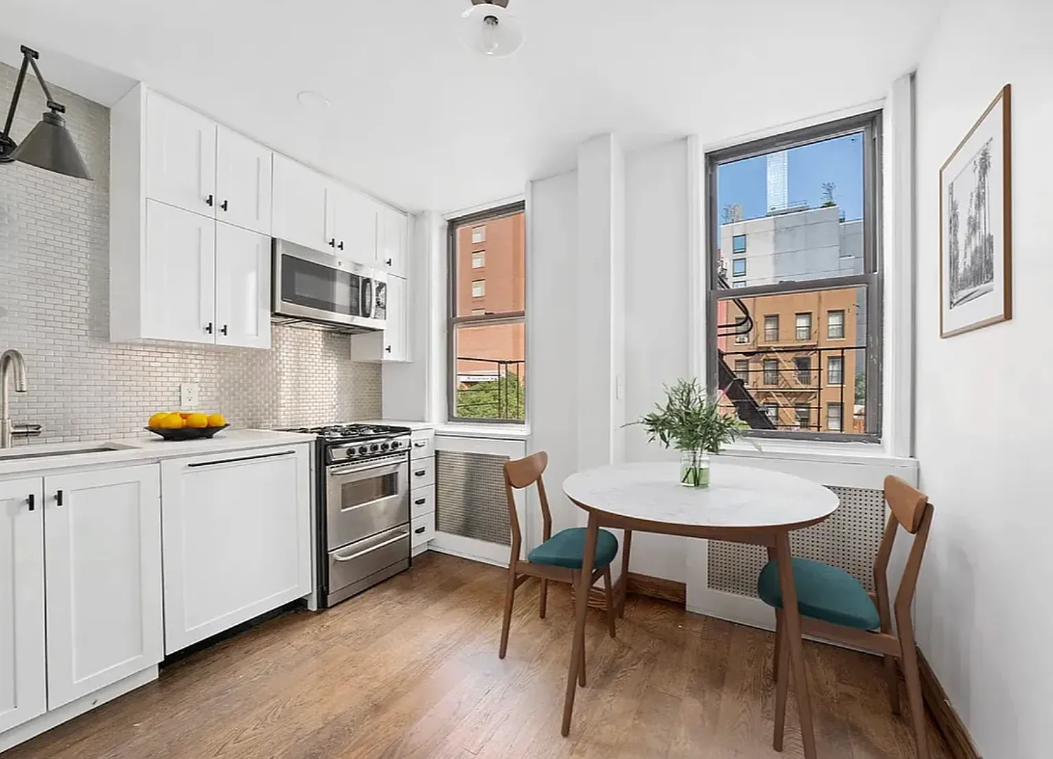 885 Tenth Avenue — Photo 3
