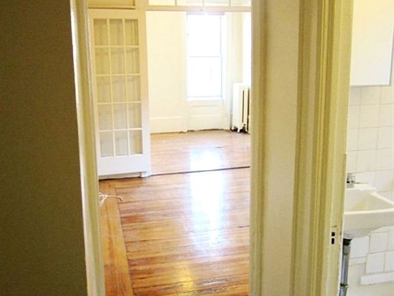5th image of 228 8th Ave APT 19