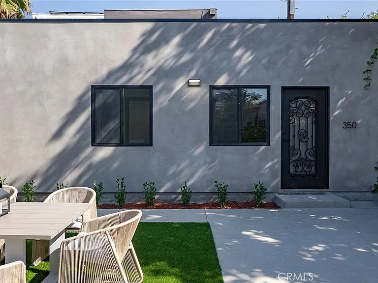 348 S Orange Dr — Photo 34