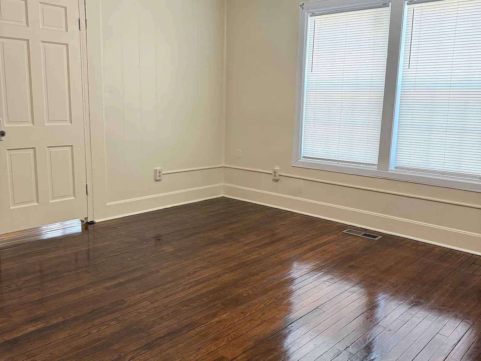 4 bed, 1630 sqft, $1,500 — Photo 2