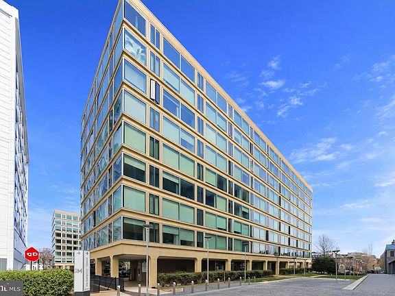 2nd image of 1101 3rd St SW APT 206