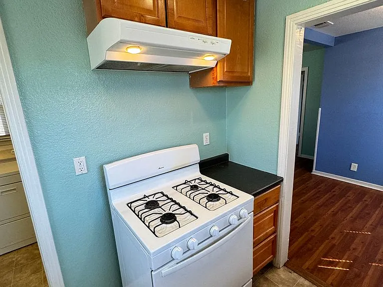 220 El Camino Ave — Photo 5