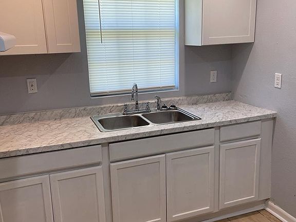 4th image of 1523 E 20th St