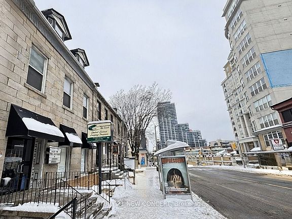 5th image of 146 James St S